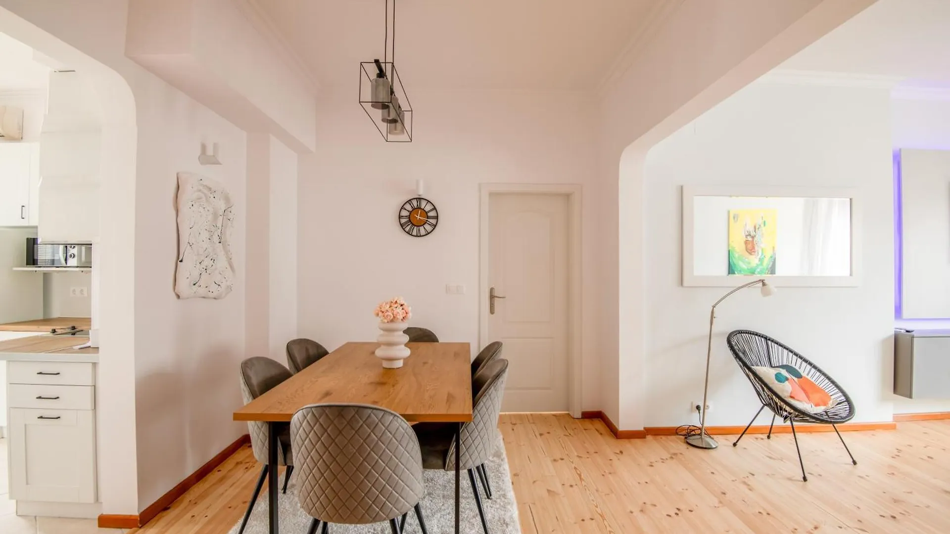 A Luxurious 2 Bedroom Apartment In Center Sofia Bulgaria