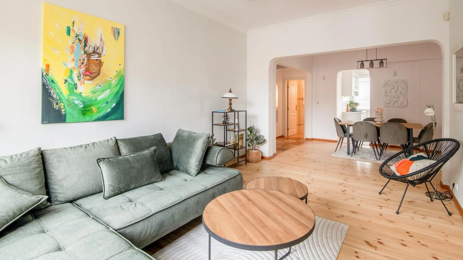 A Luxurious 2 Bedroom Apartment In Center Sofia Bulgaria
