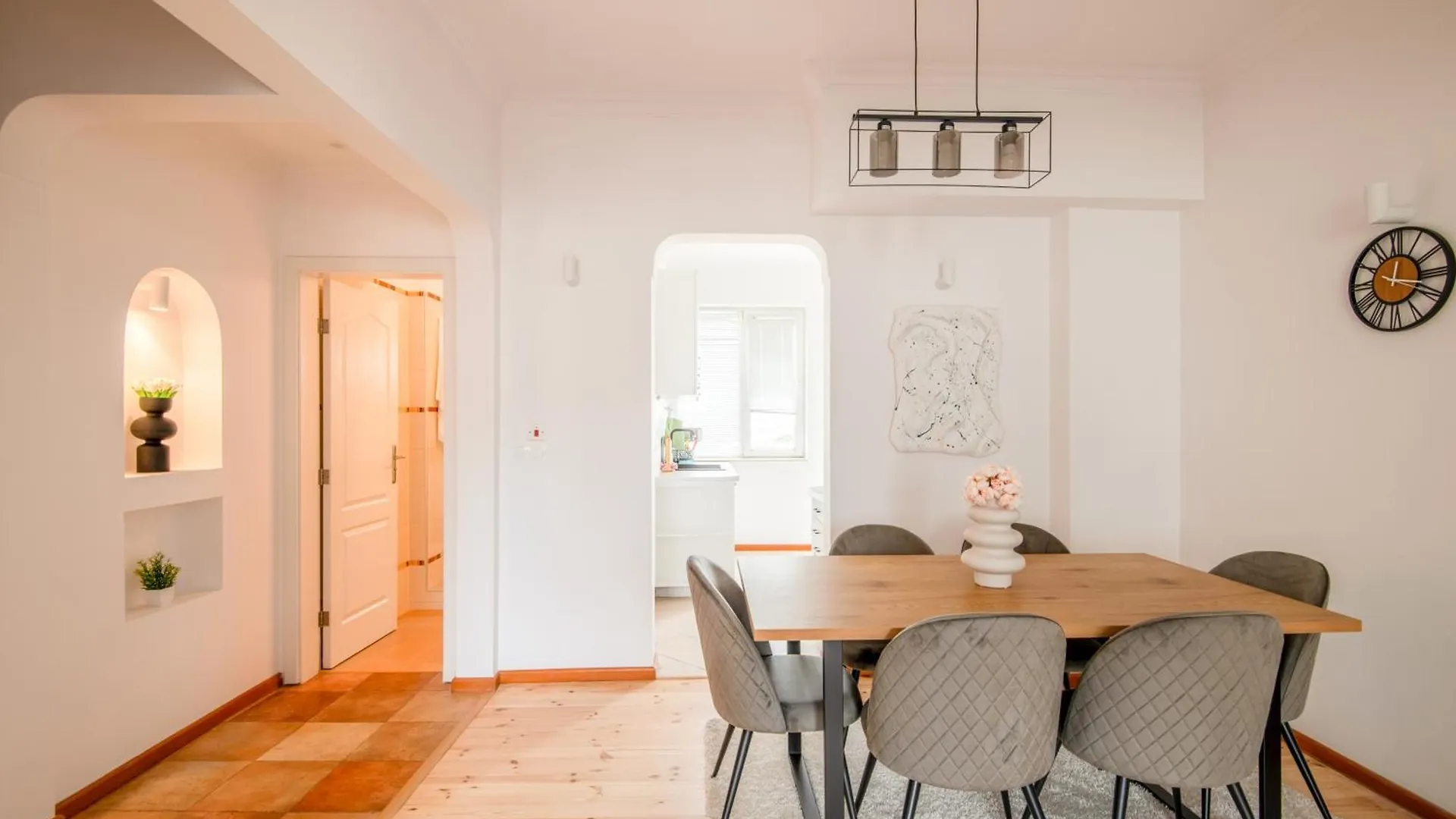 A Luxurious 2 Bedroom Apartment In Center Sofia