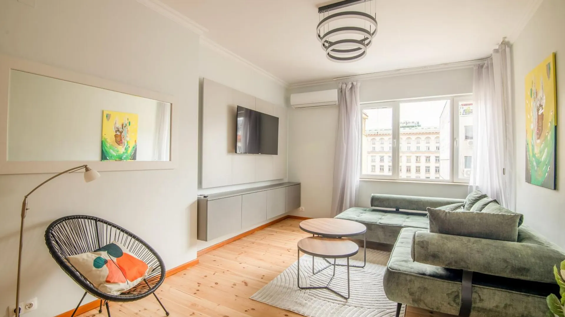 A Luxurious 2 Bedroom Apartment In Center Sofia