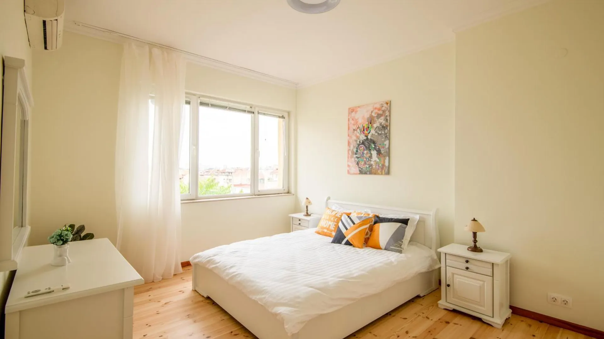 A Luxurious 2 Bedroom Apartment In Center Sofia